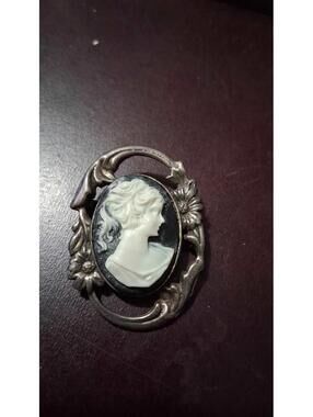 Vintage Jezlaine Sterling Silver 925 Black And White Cameo Brooch Signed
